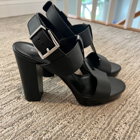 SOLD Michael Kors Becker Block Heel Platform Black Leather Sandal (Women 9) - Picture 9 of 11